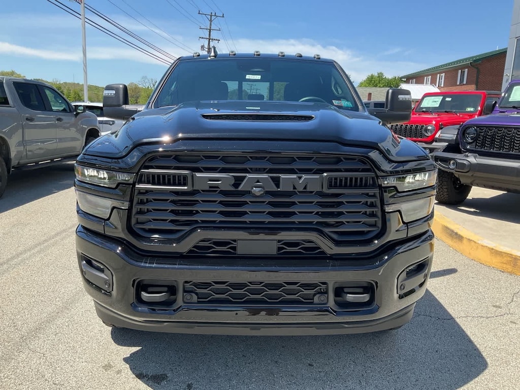 New 2026 Ram 2500 BLACK EXPRESS CREW CAB 4X4 6'4 BOX Pickup