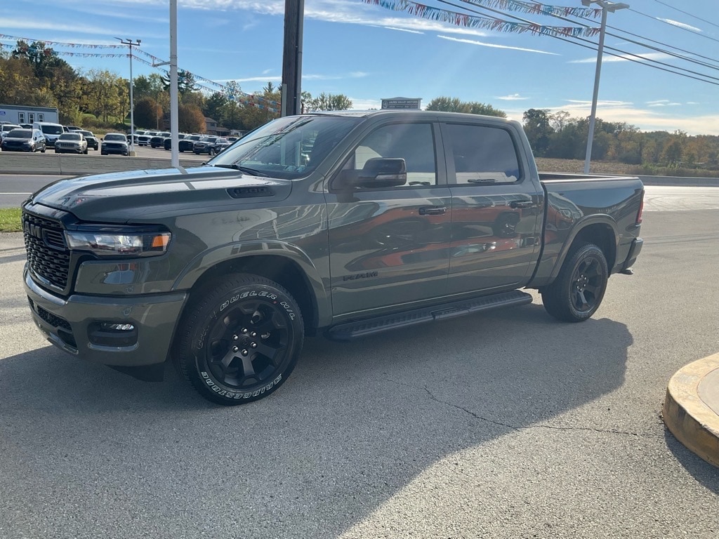 New 2026 Ram 1500 BIG HORN CREW CAB 4X4 5'7 BOX Pickup