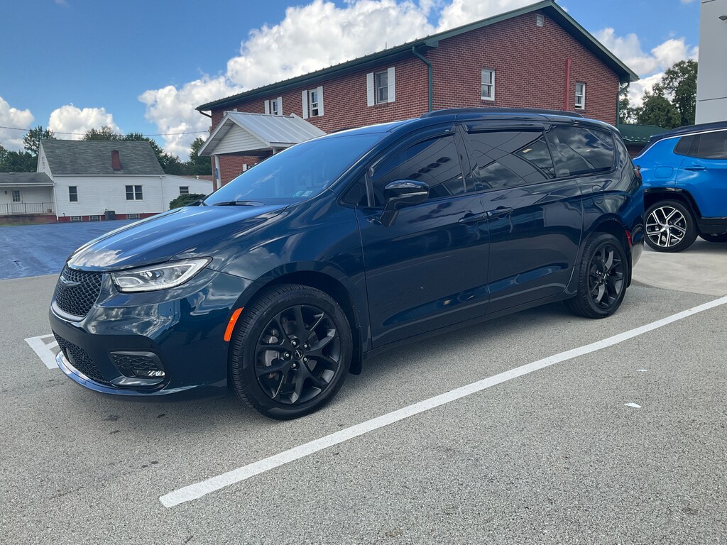 Used 2023 Chrysler Pacifica For Sale Latrobe PA