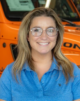 Staff member Jess Davis from ID_6d66bbc1788e