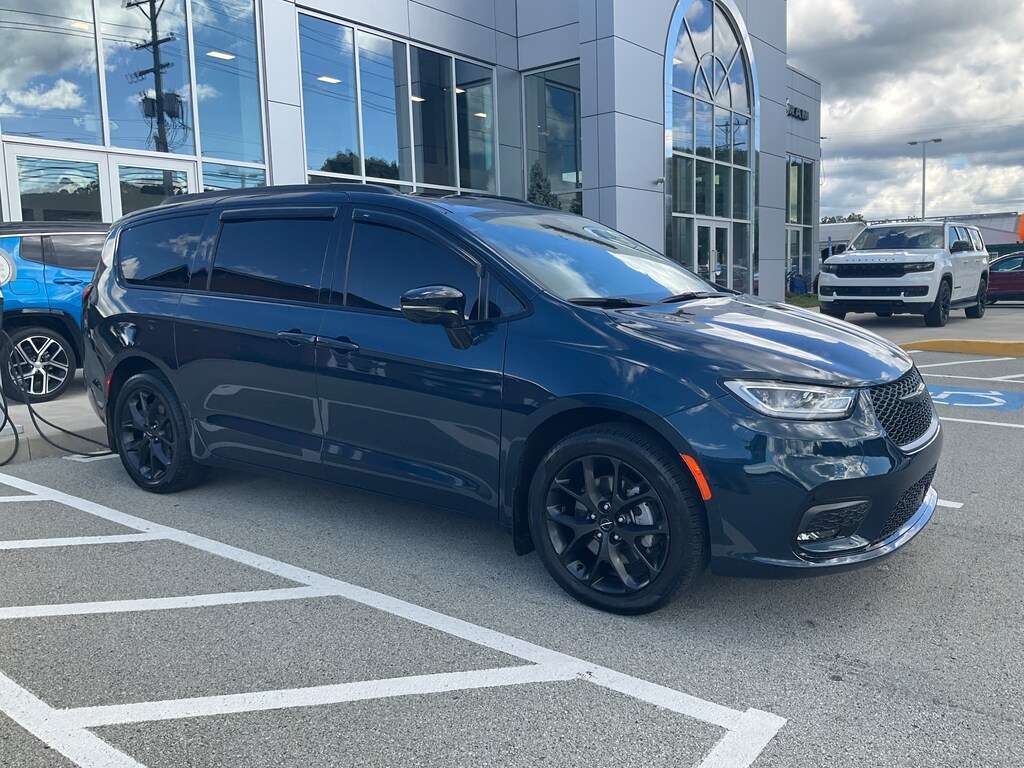 Used 2023 Chrysler Pacifica For Sale Latrobe PA