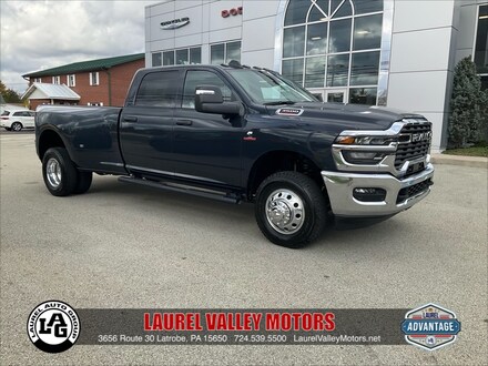 2026 Ram 3500 TRADESMAN CREW CAB 4X4 8' BOX Pickup