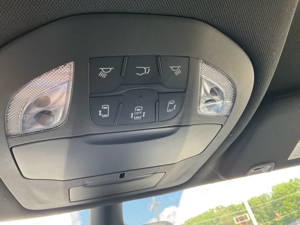2026 Chrysler Pacifica Select - Photo 13