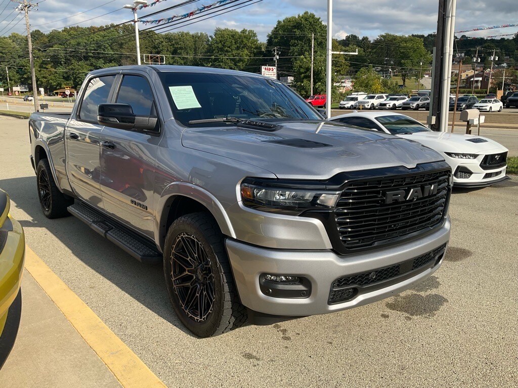 2025 Ram 1500 Laramie photo 3