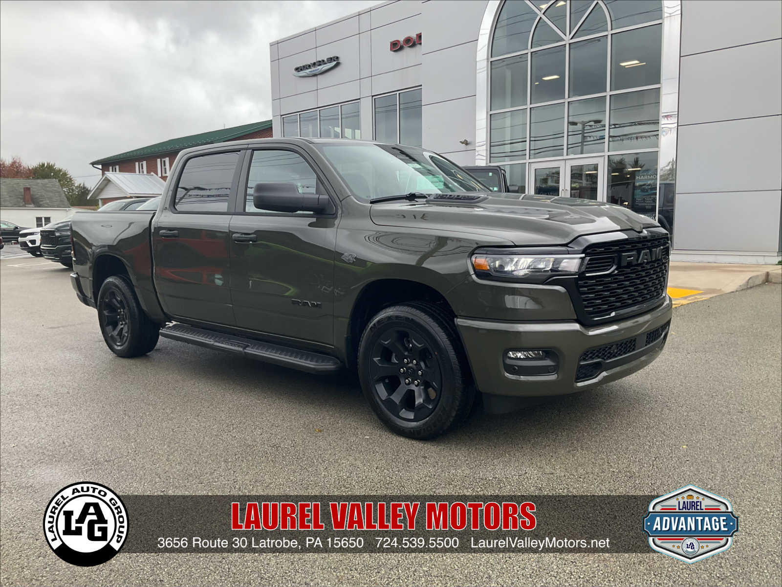 2027 Ram 1500 EXPRESS CREW CAB 4X4 5'7 BOX Pickup