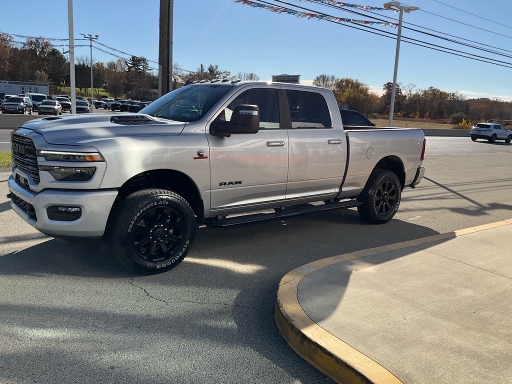 New 2026 Ram 2500 LARAMIE CREW CAB 4X4 6'4 BOX Pickup