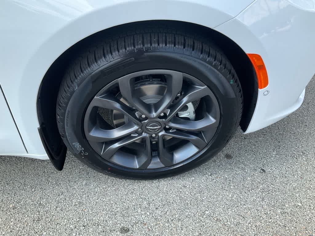 2026 Chrysler Pacifica Select - Photo 23