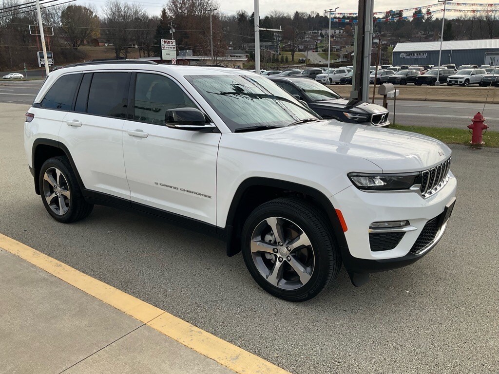 2024 Jeep Grand Cherokee Limited photo 3