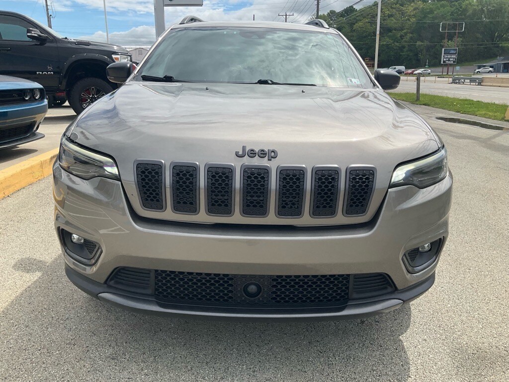 2021 Jeep Cherokee 80th Anniversary Edition photo 2