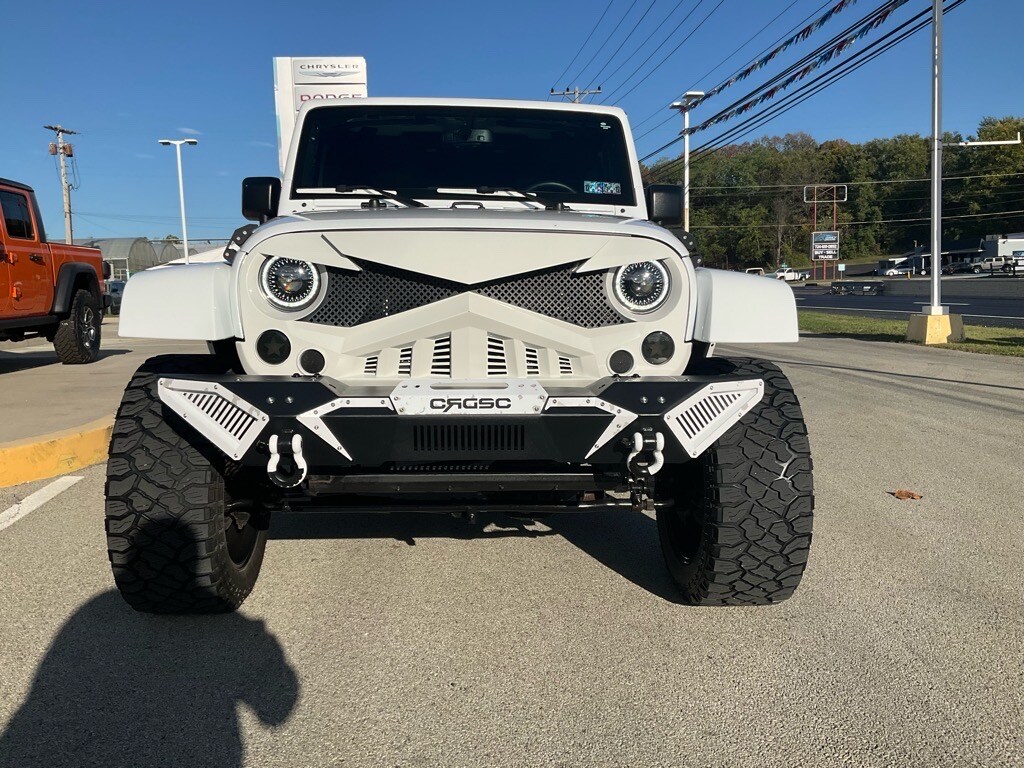 2016 Jeep Wrangler Sahara photo 2