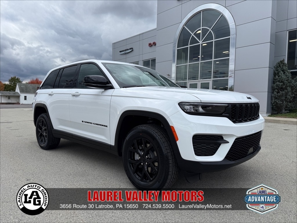 2025 Jeep Grand Cherokee Altitude's photo