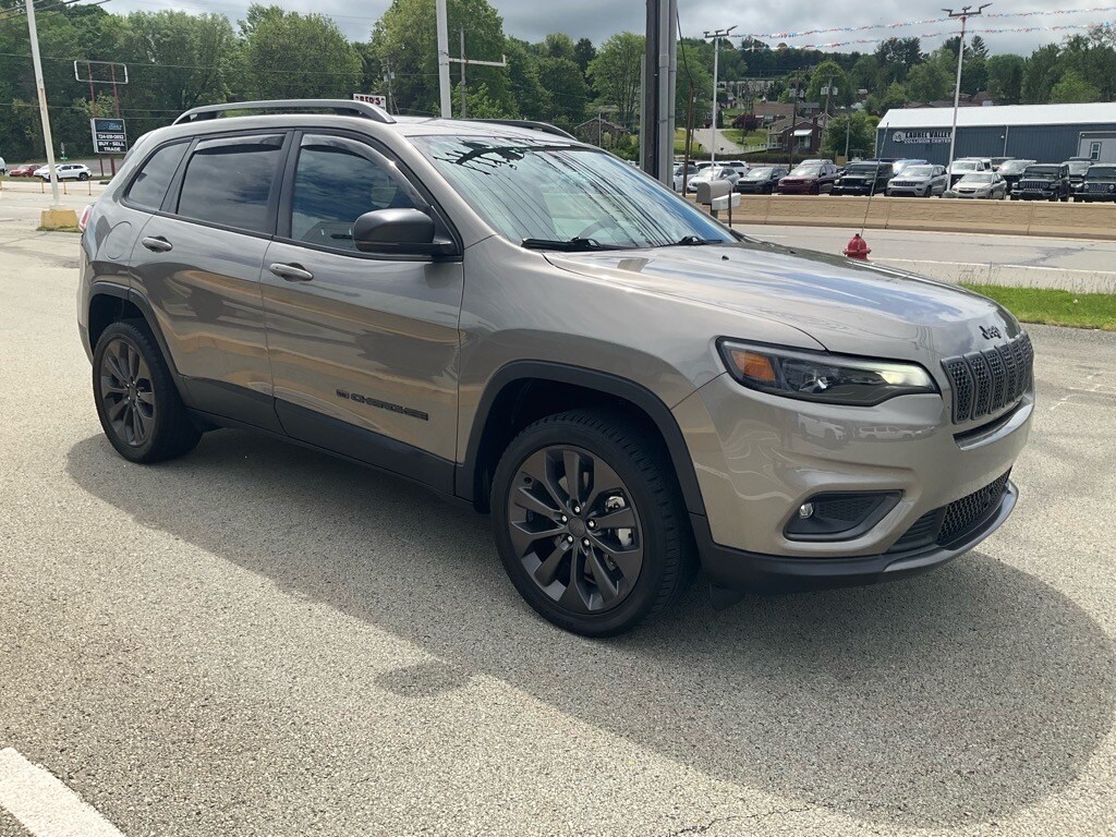 2021 Jeep Cherokee 80th Anniversary Edition photo 3