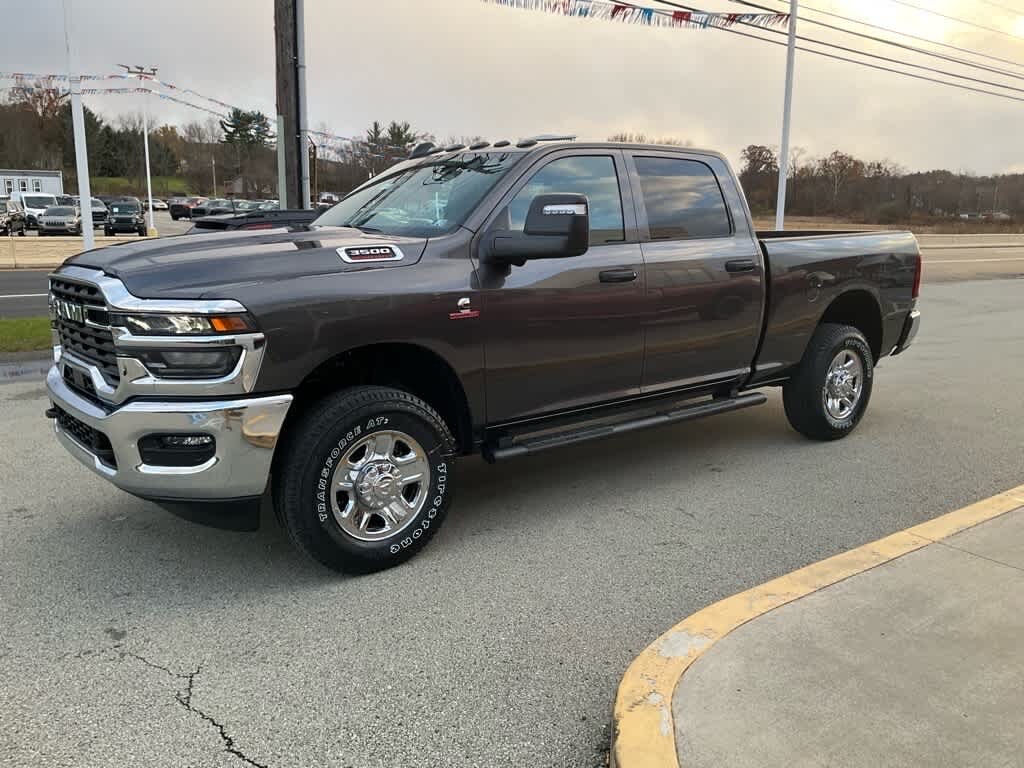 New 2026 Ram 3500 TRADESMAN CREW CAB 4X4 6'4 BOX Pickup