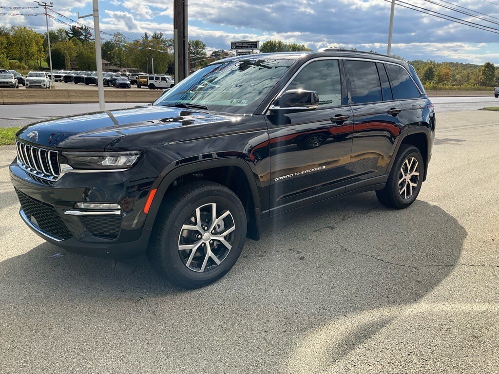 2025 Jeep Grand Cherokee Limited photo 2