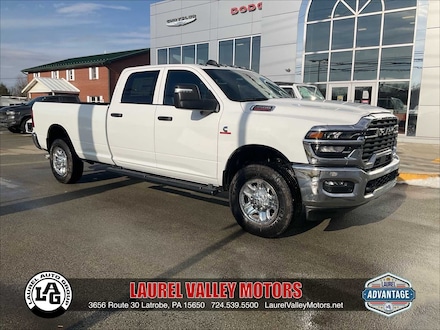 2026 Ram 3500 TRADESMAN CREW CAB 4X4 8' BOX Pickup