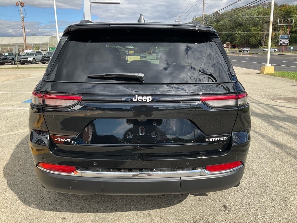 2025 Jeep Grand Cherokee Limited photo 3