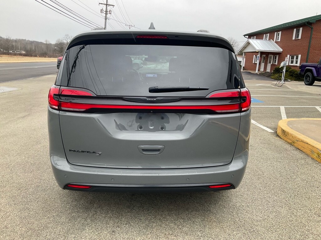 Used 2021 Chrysler Pacifica Touring L Touring L FWD
