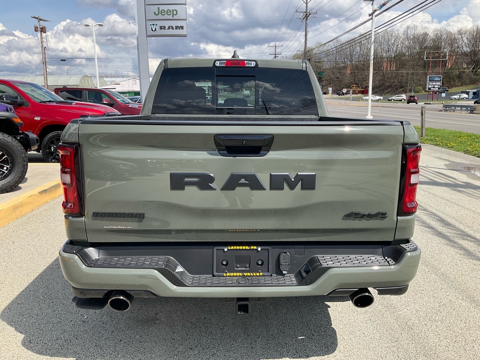 View vehicle photo 4