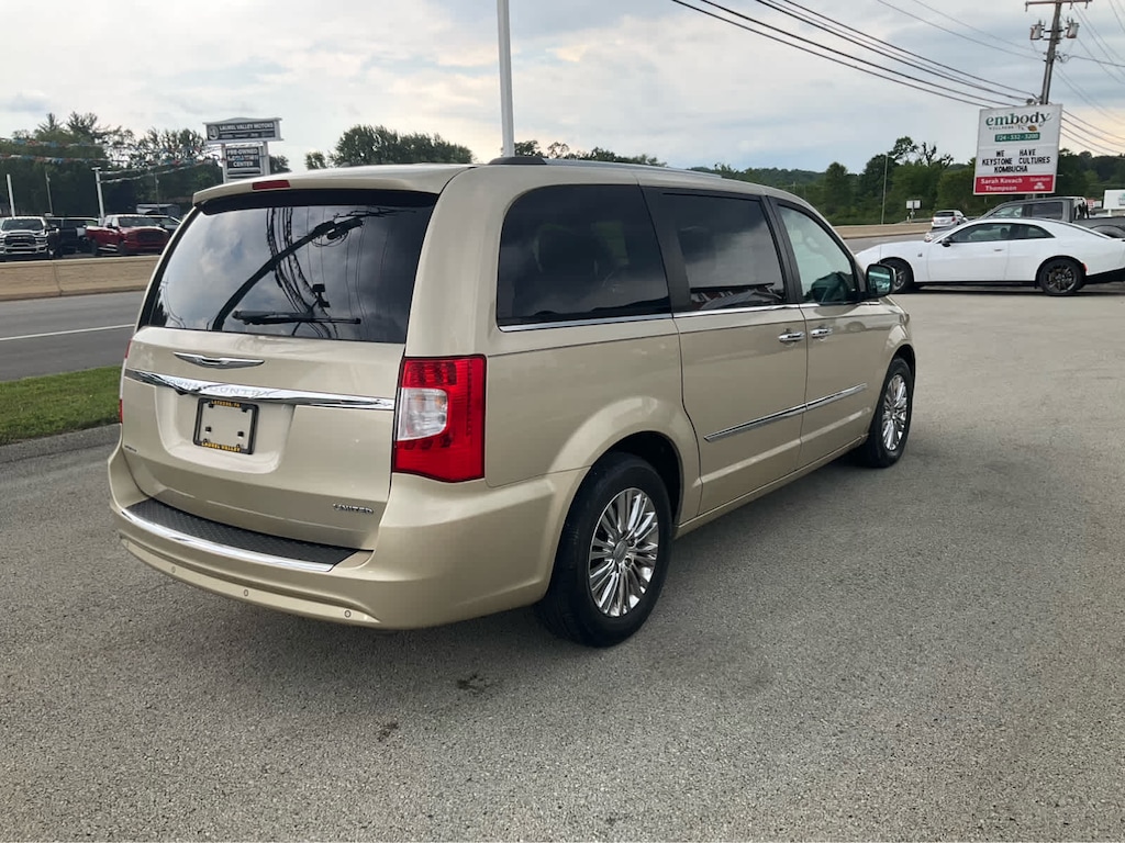 Used 2011 Chrysler Town & Country