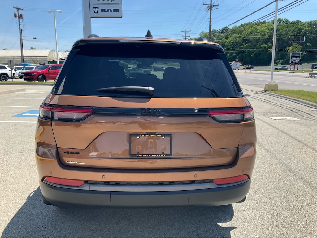 New 2026 Jeep Grand Cherokee LIMITED 4X4 Sport Utility