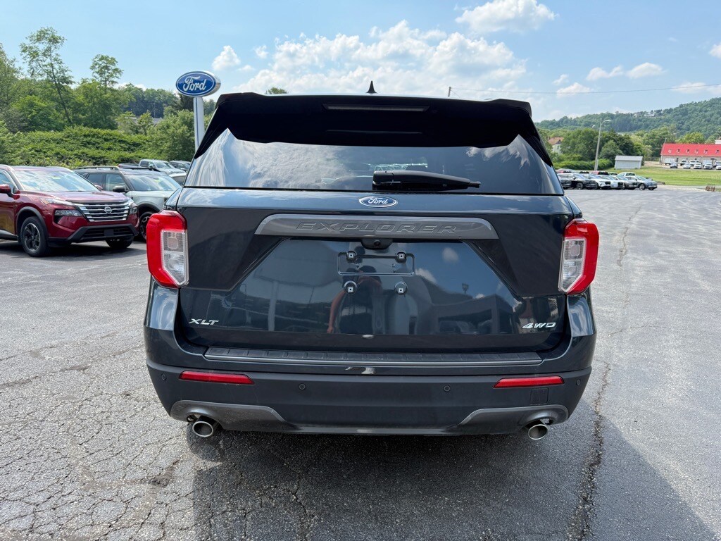 2023 Ford Explorer XLT photo 2