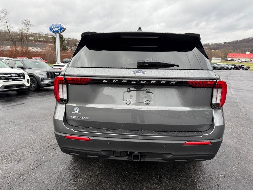 2026 Ford Explorer photo 3