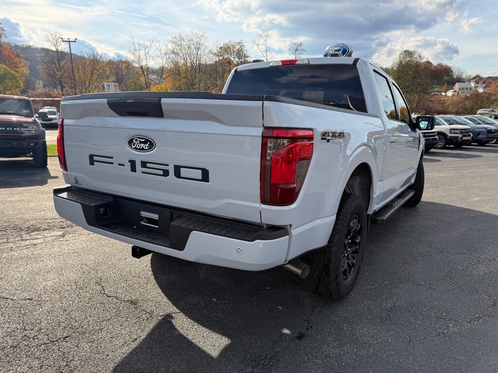 2025 Ford F-150 XLT photo 2