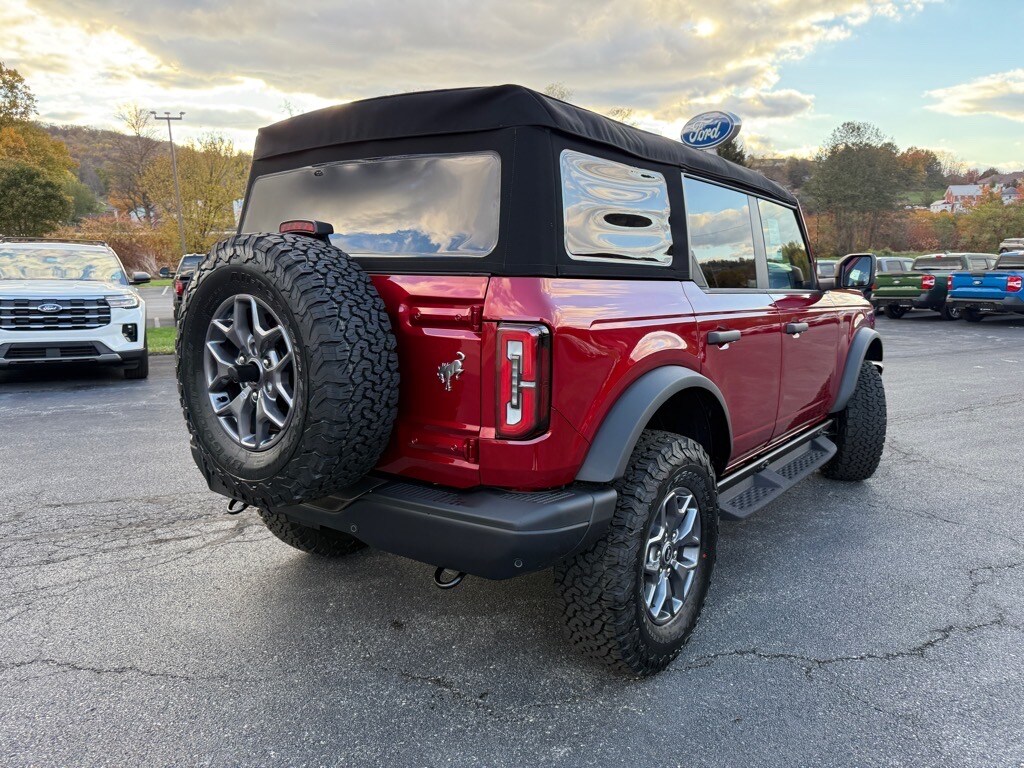 2025 Ford Bronco Badlands photo 2