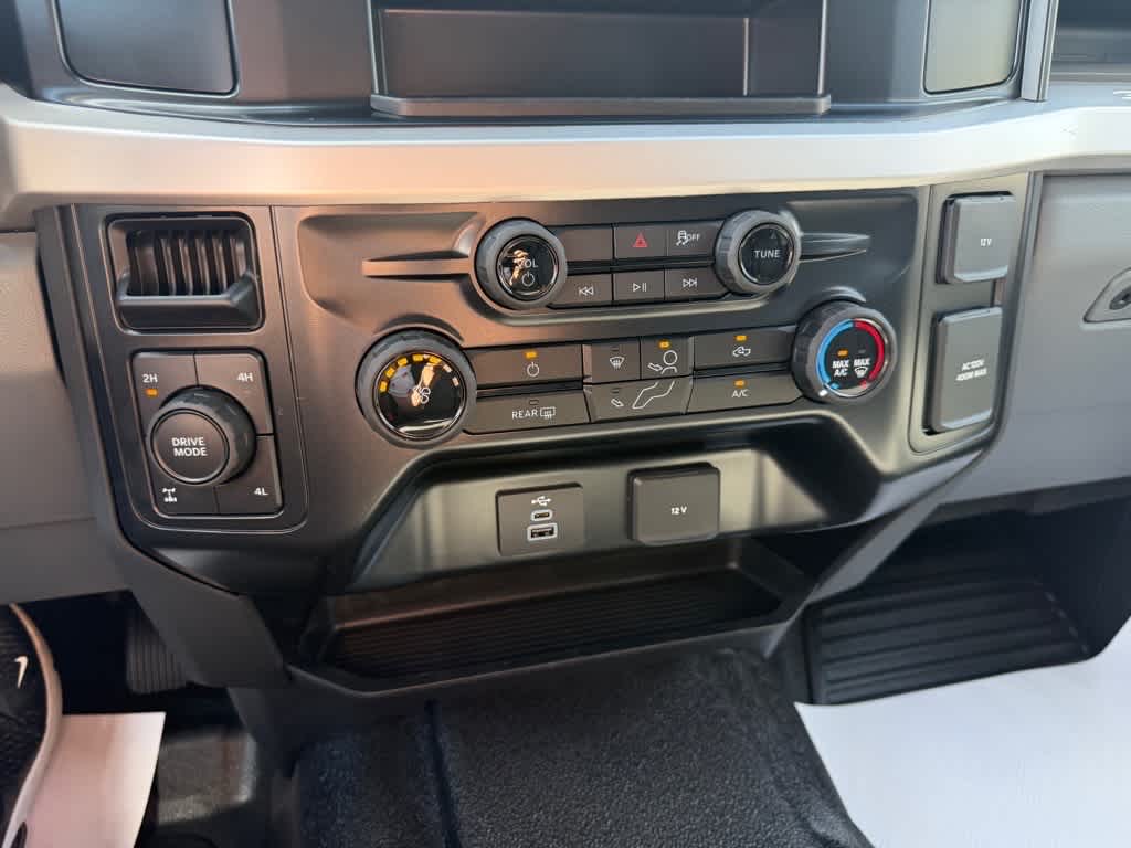 2026 Ford F-350 Super Duty XL - Photo 16