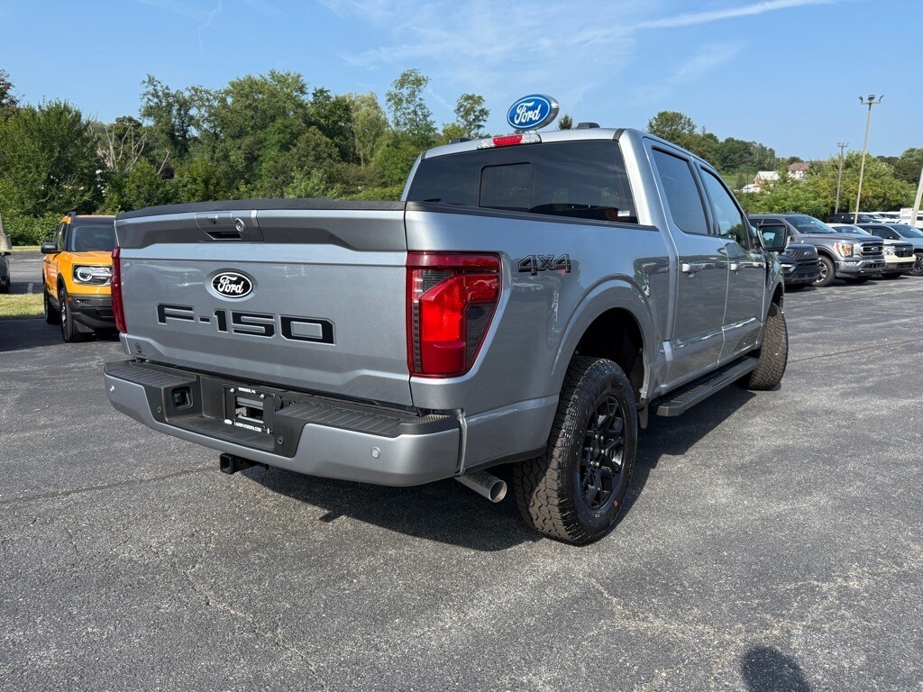 2025 Ford F-150 XLT photo 2
