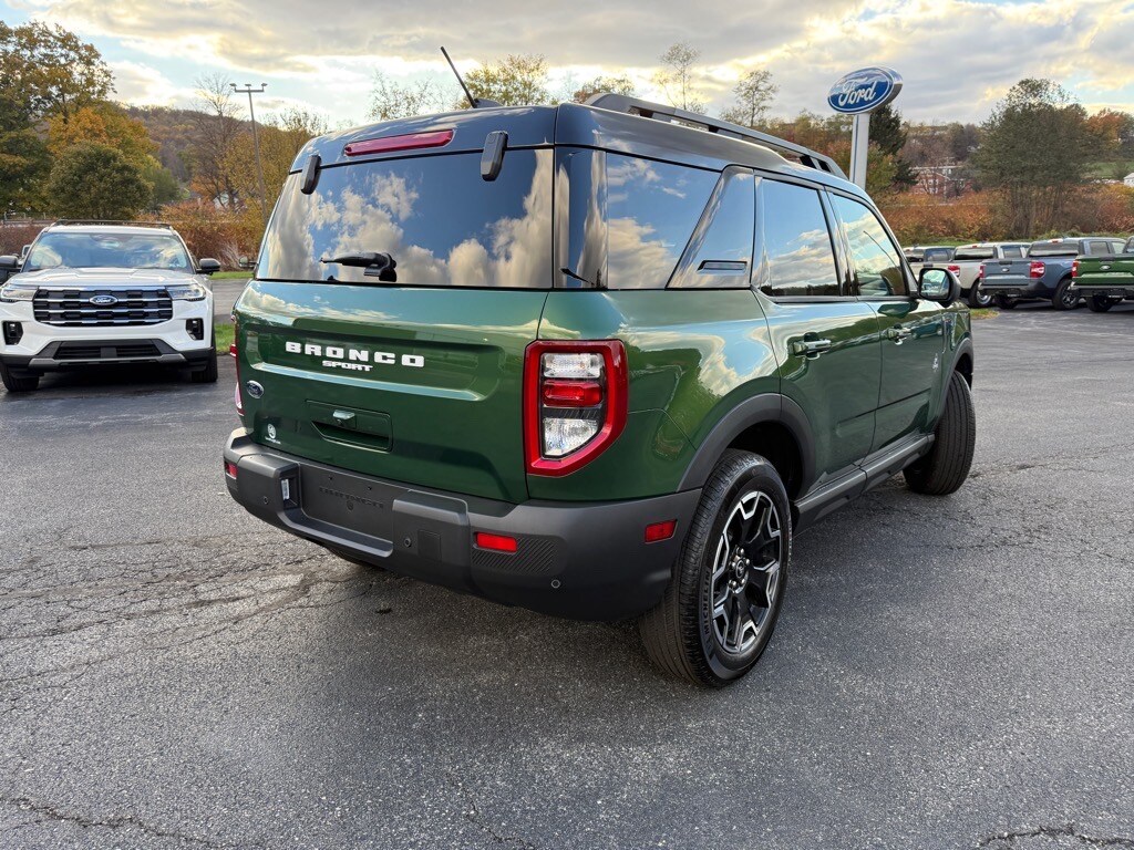 2025 Ford Bronco Sport Outer Banks photo 2