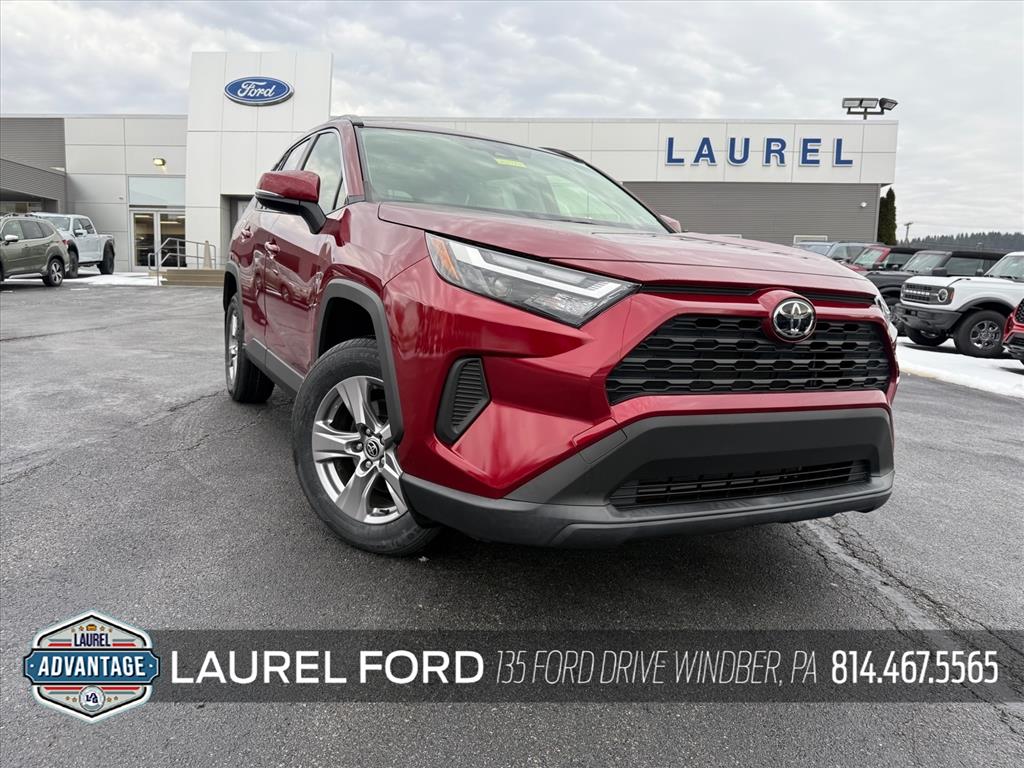 2023 Toyota RAV4 XLE's photo