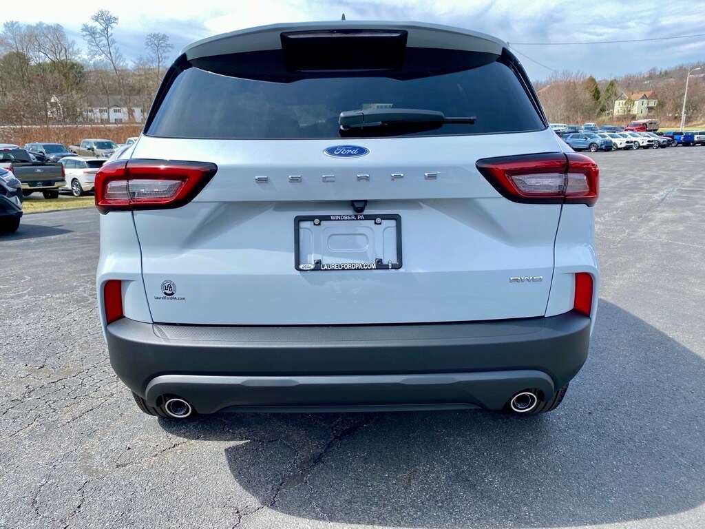 2025 Ford Escape ST-Line photo 3
