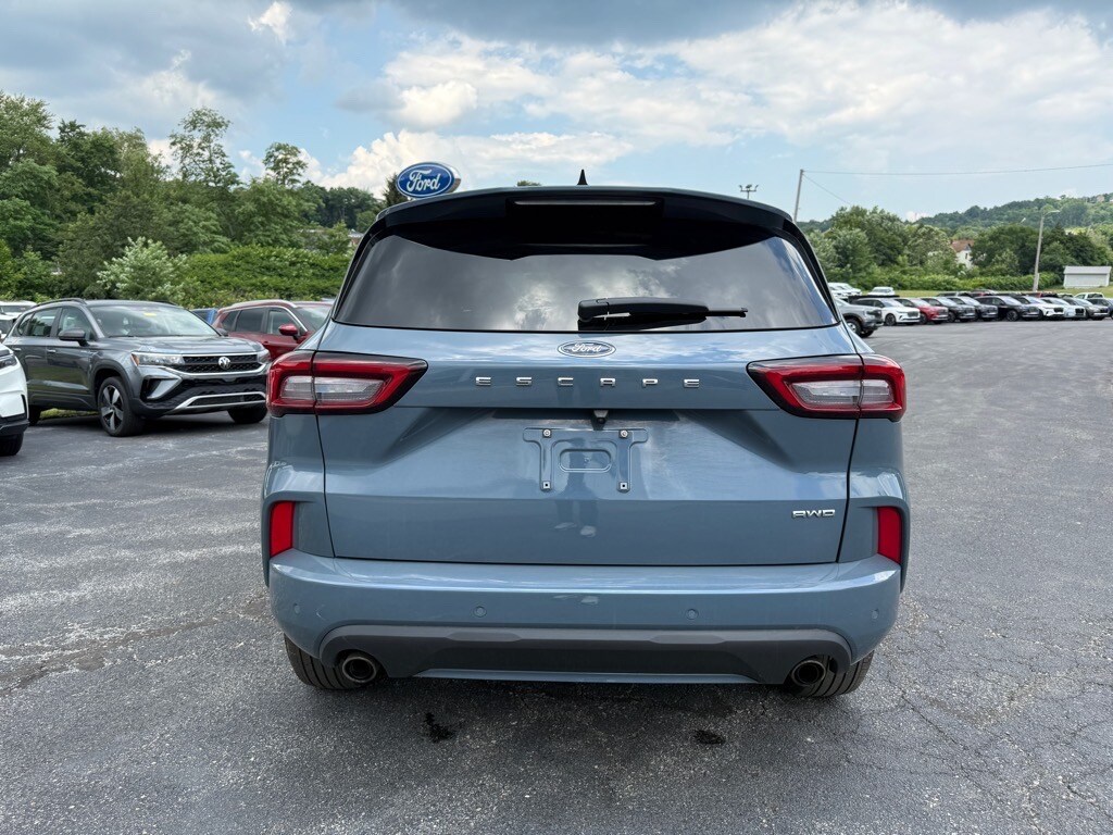 2023 Ford Escape ST-Line photo 3