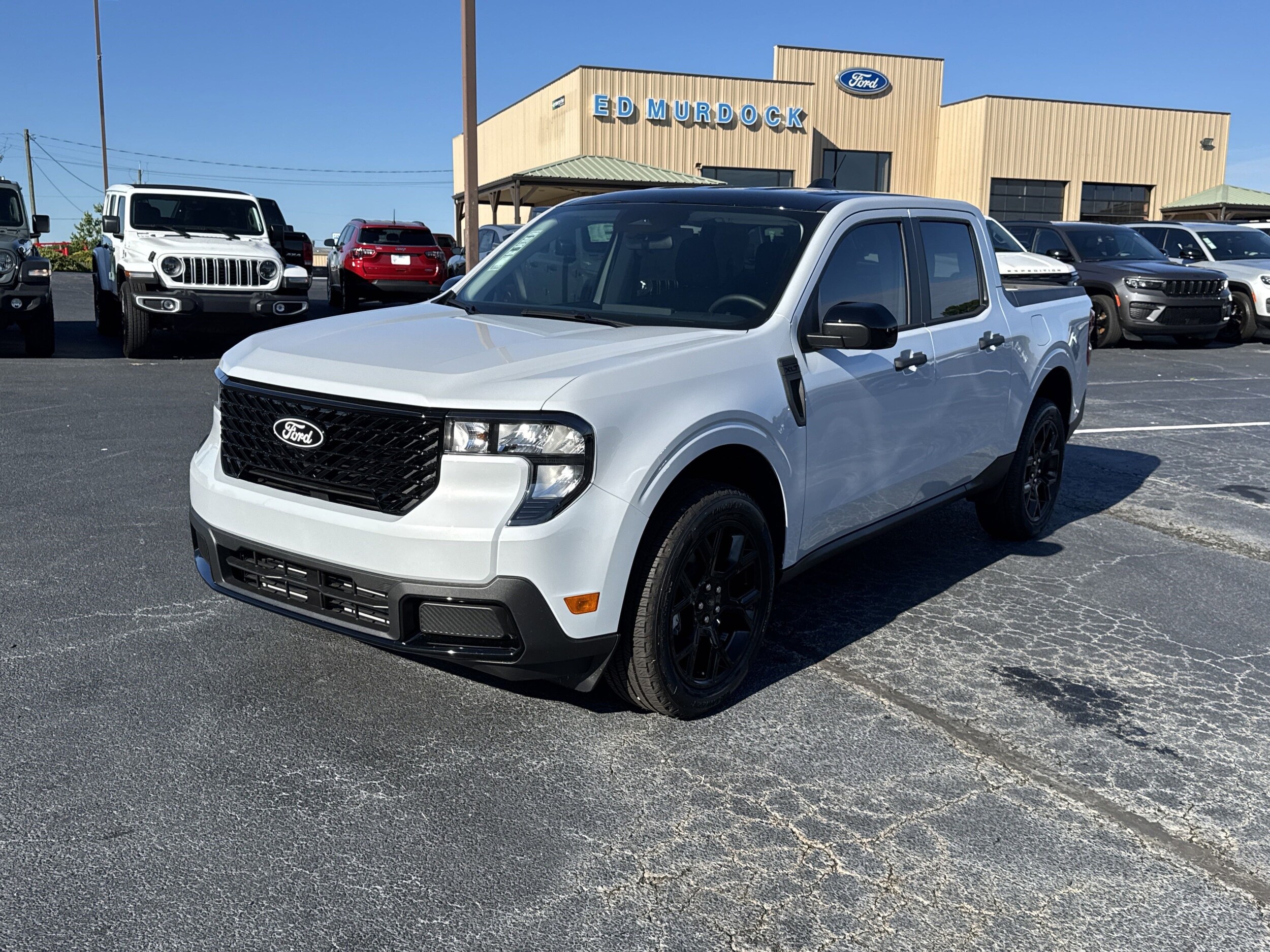 2025 Ford Maverick XLT photo 2
