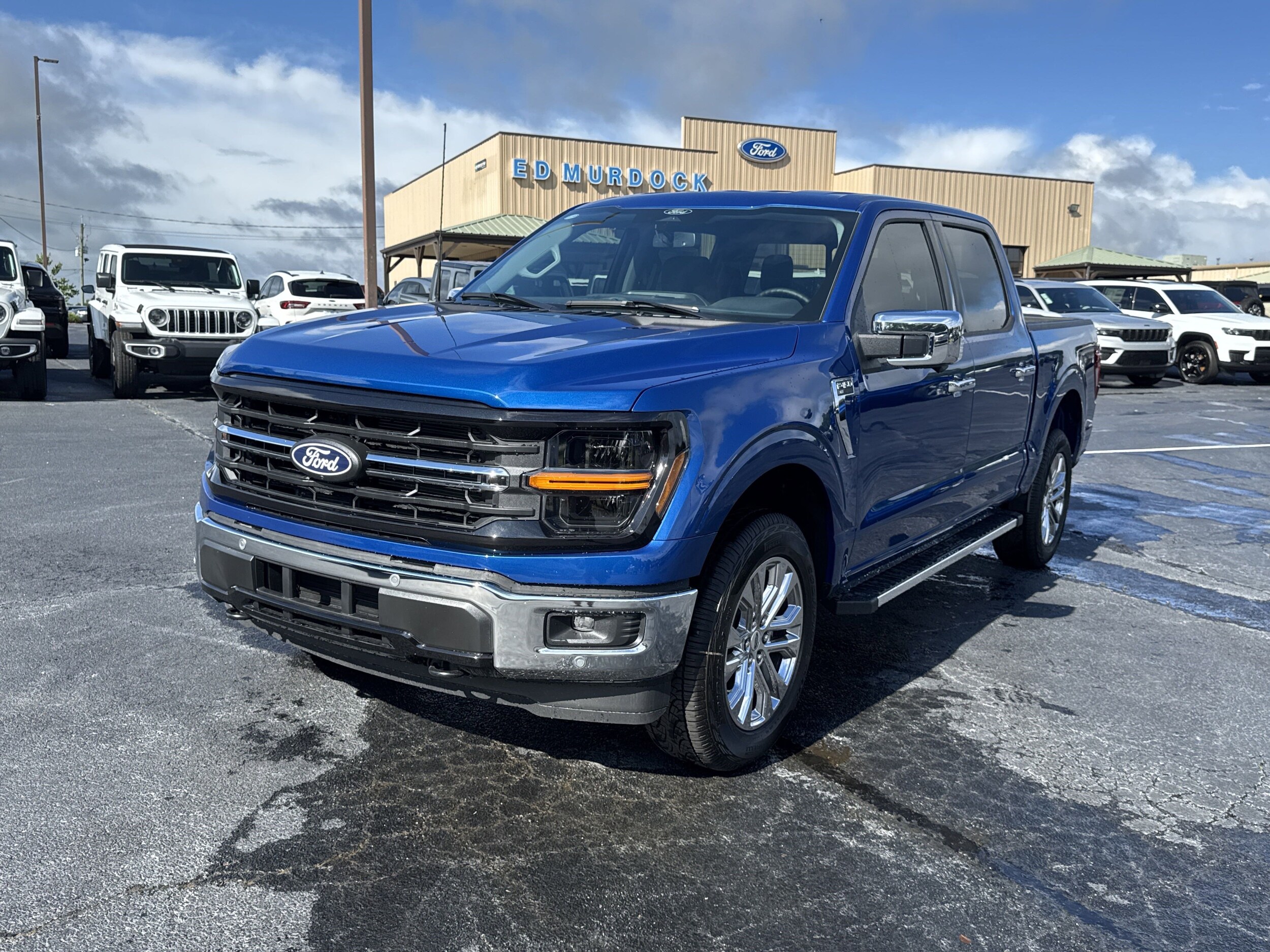 2025 Ford F-150 XLT photo 2