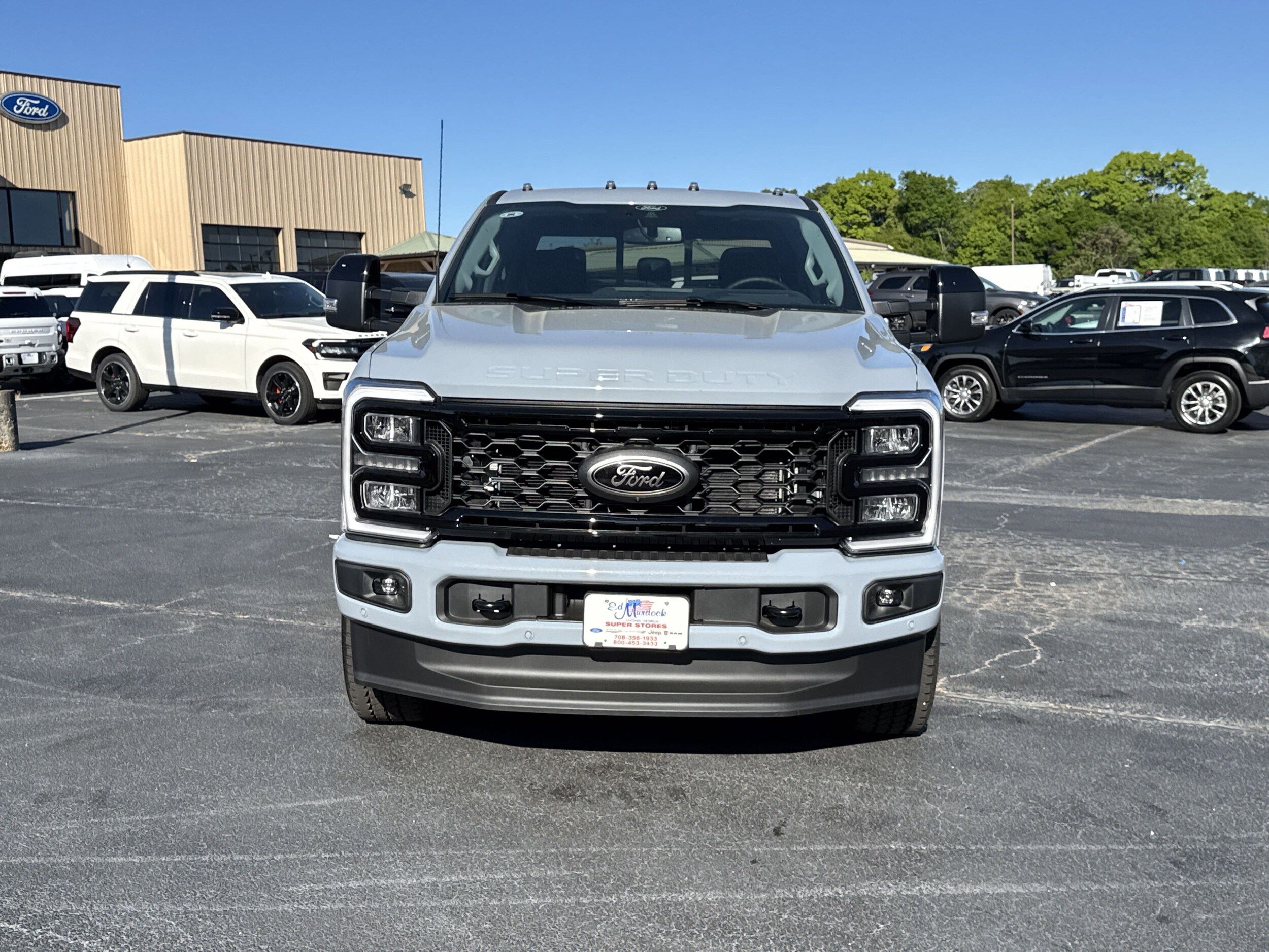 2025 Ford F-350 Lariat photo 3
