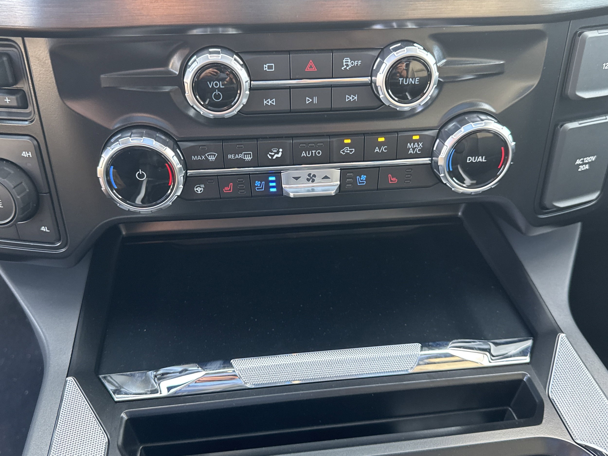 2025 Ford F-250 Super Duty Lariat - Photo 29