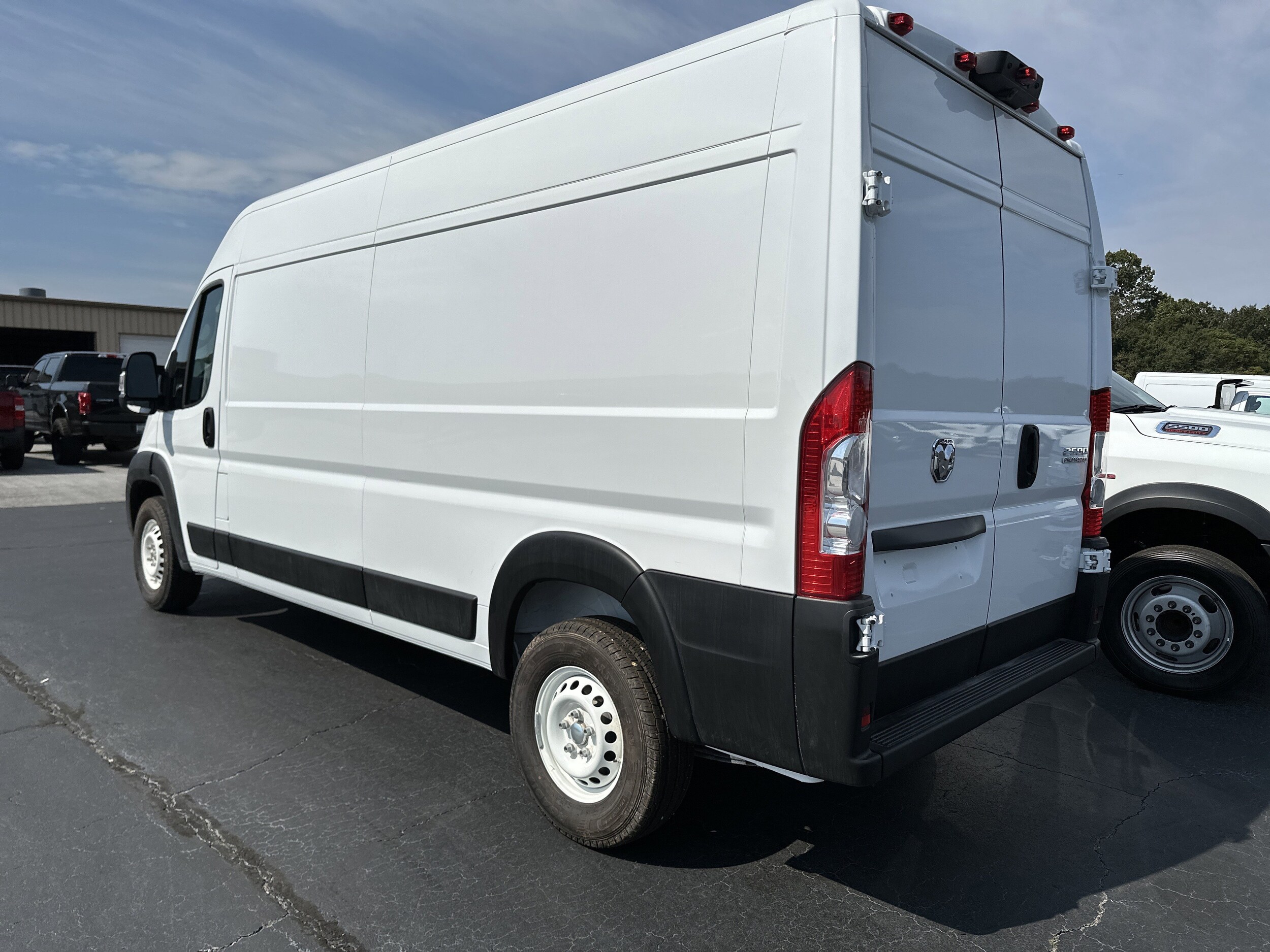 2025 Ram ProMaster 2500 Cargo Van photo 2