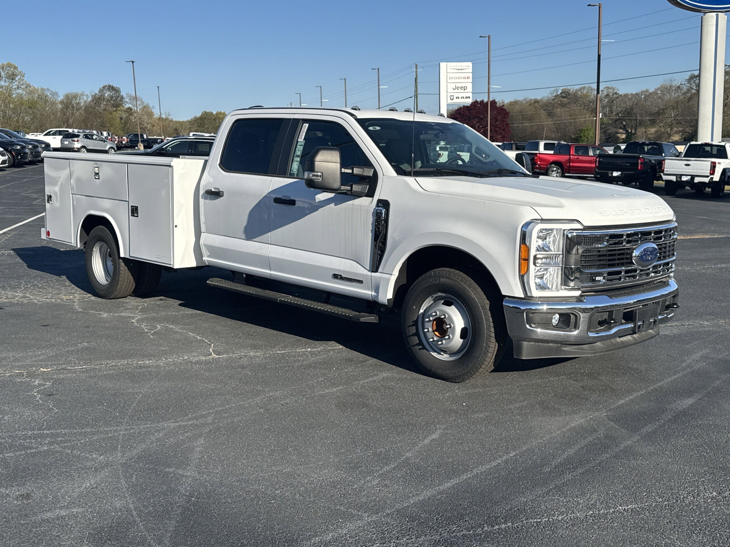 2023 Ford F-350 XL photo 4