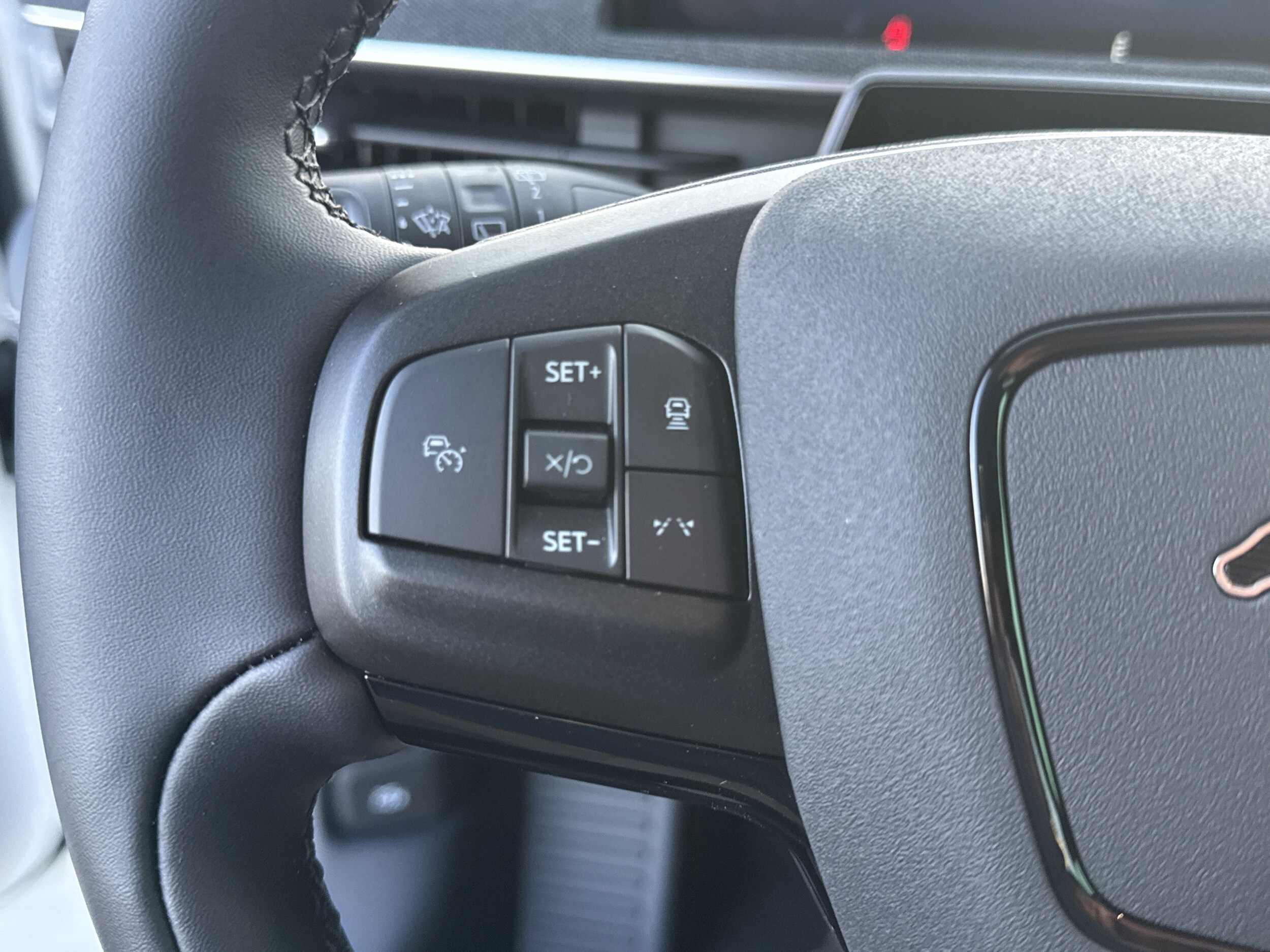2025 Ford Mustang Mach-E Premium - Photo 32