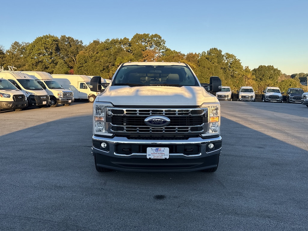 New 2025 Ford Super Duty F-350 DRW F-350 XL Truck Crew Cab