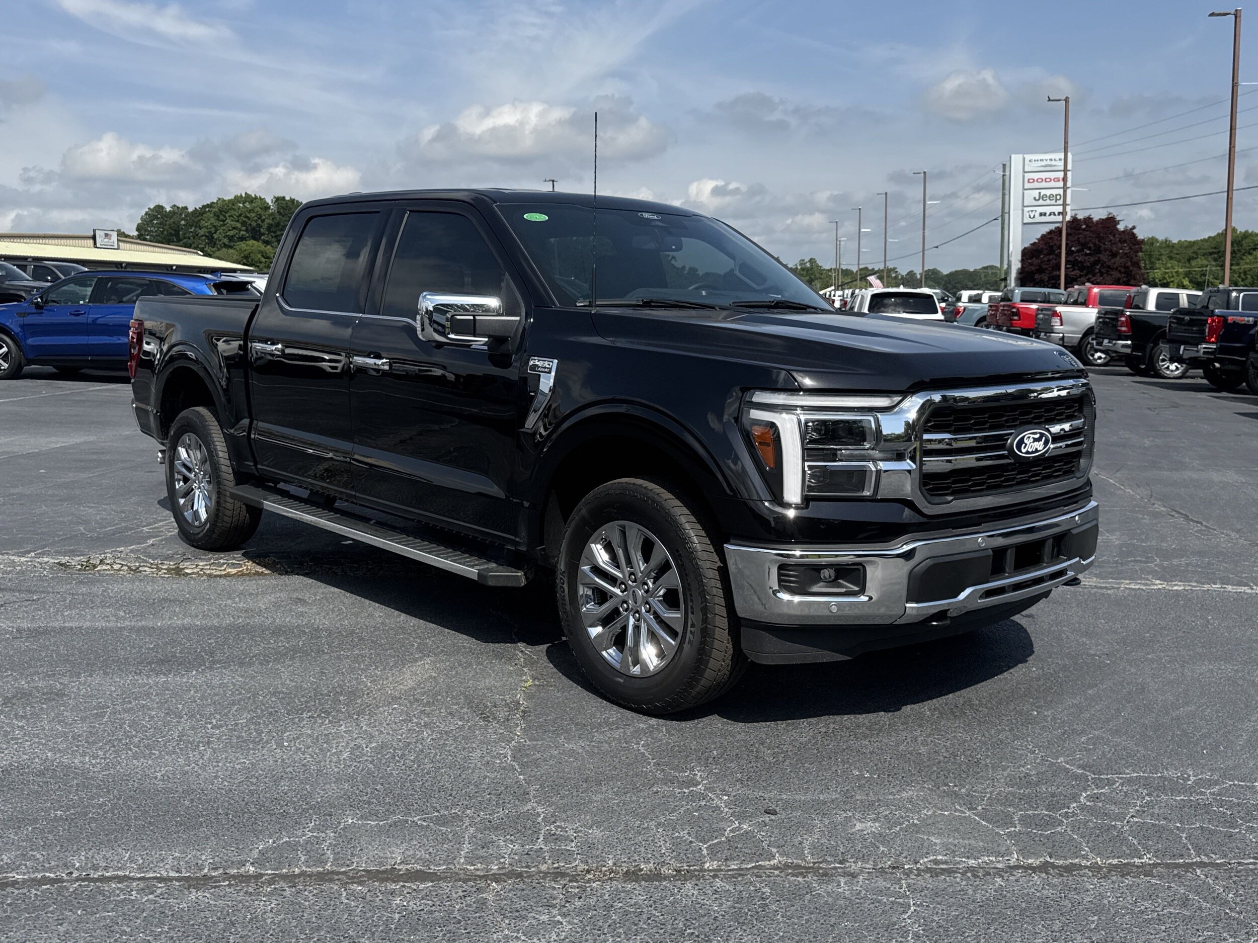 2025 Ford F-150 Lariat photo 4
