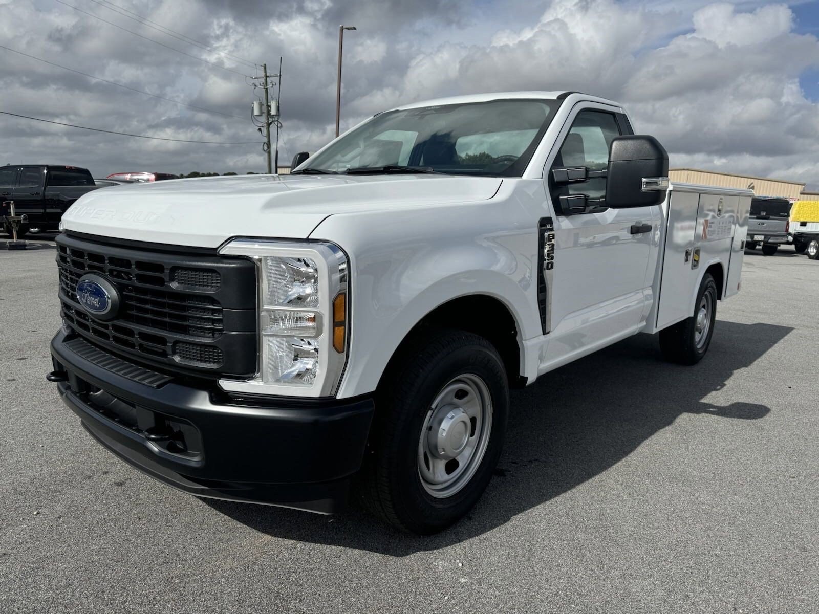 2024 Ford F-350 XL photo 2