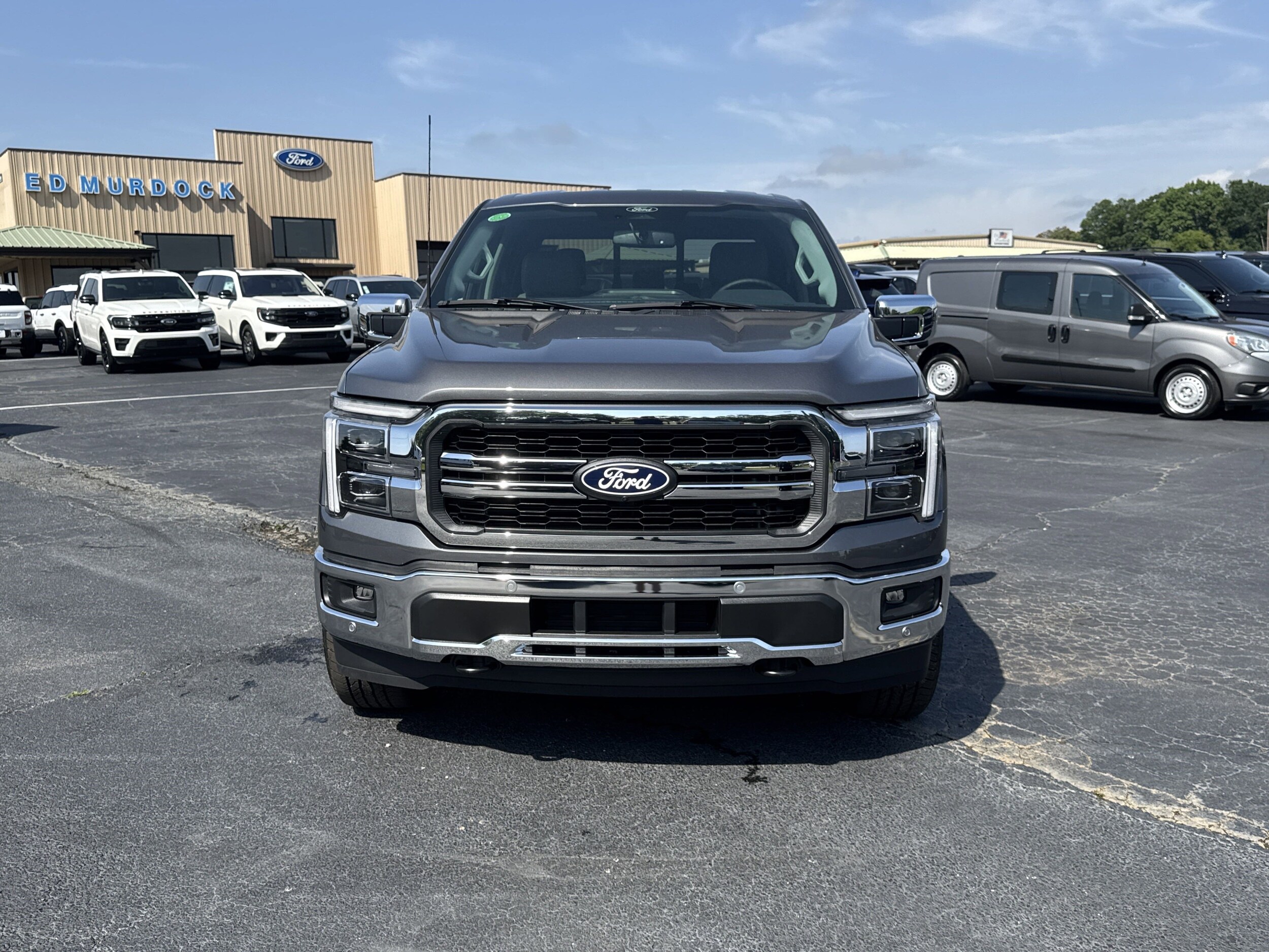 2025 Ford F-150 Lariat photo 3