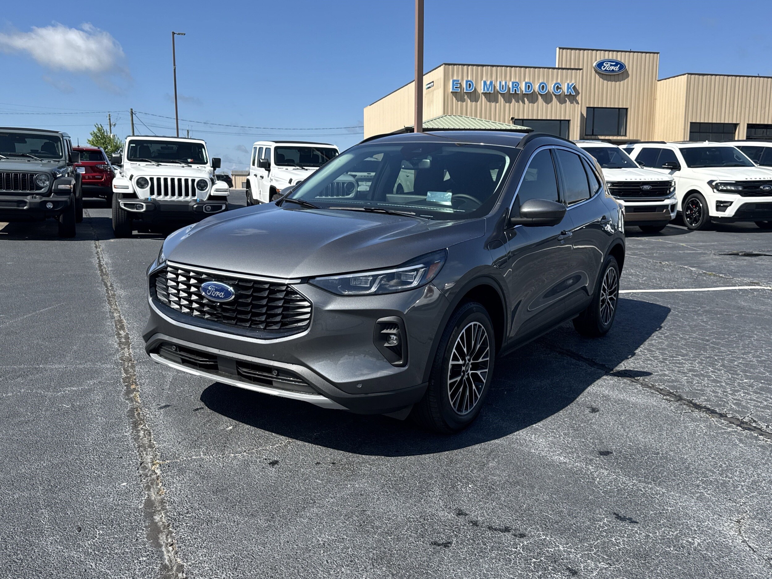 2025 Ford Escape Plug-In Hybrid photo 2