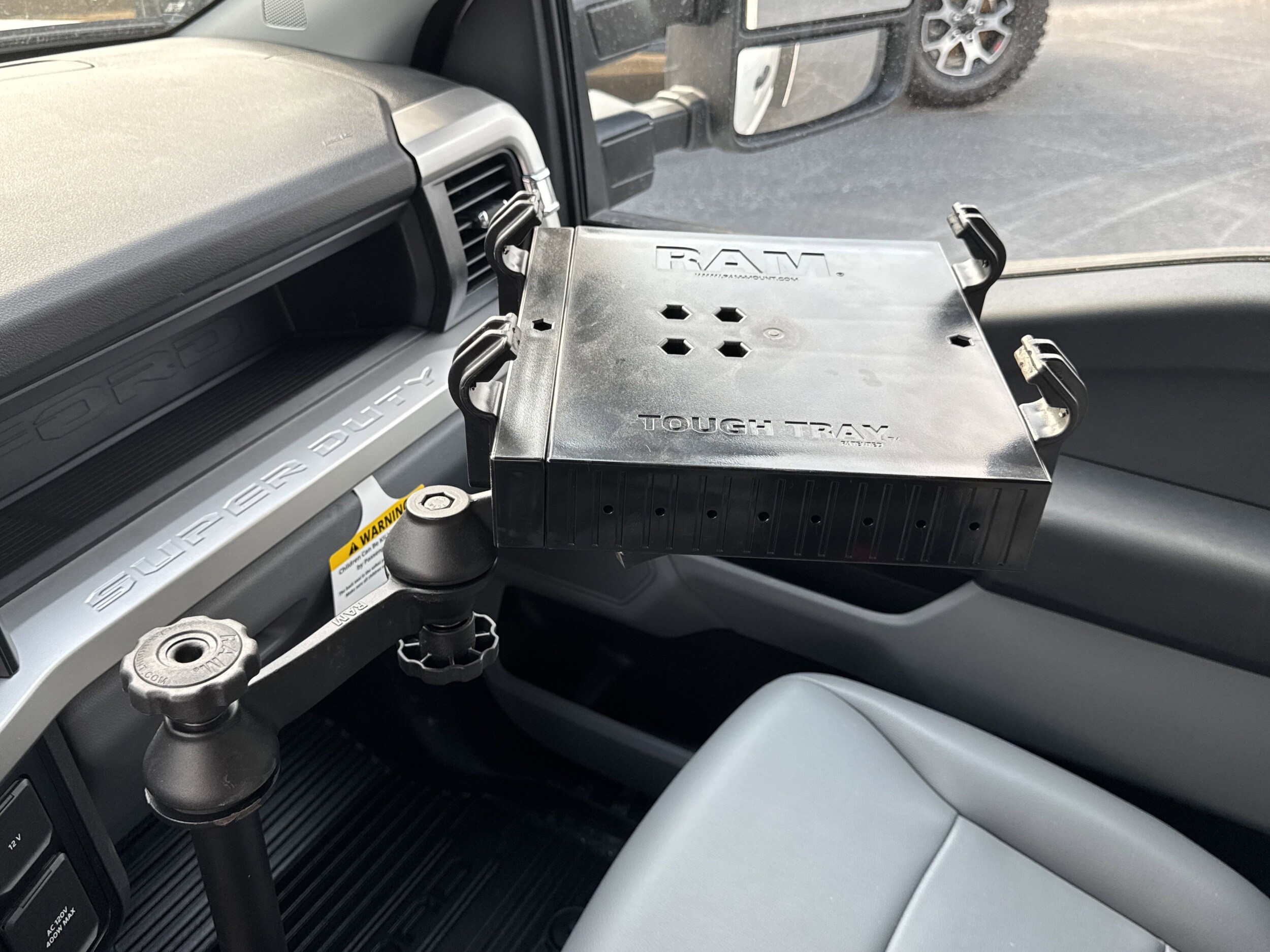 2025 Ford F-450 Super Duty Chassis Cab XL - Photo 30