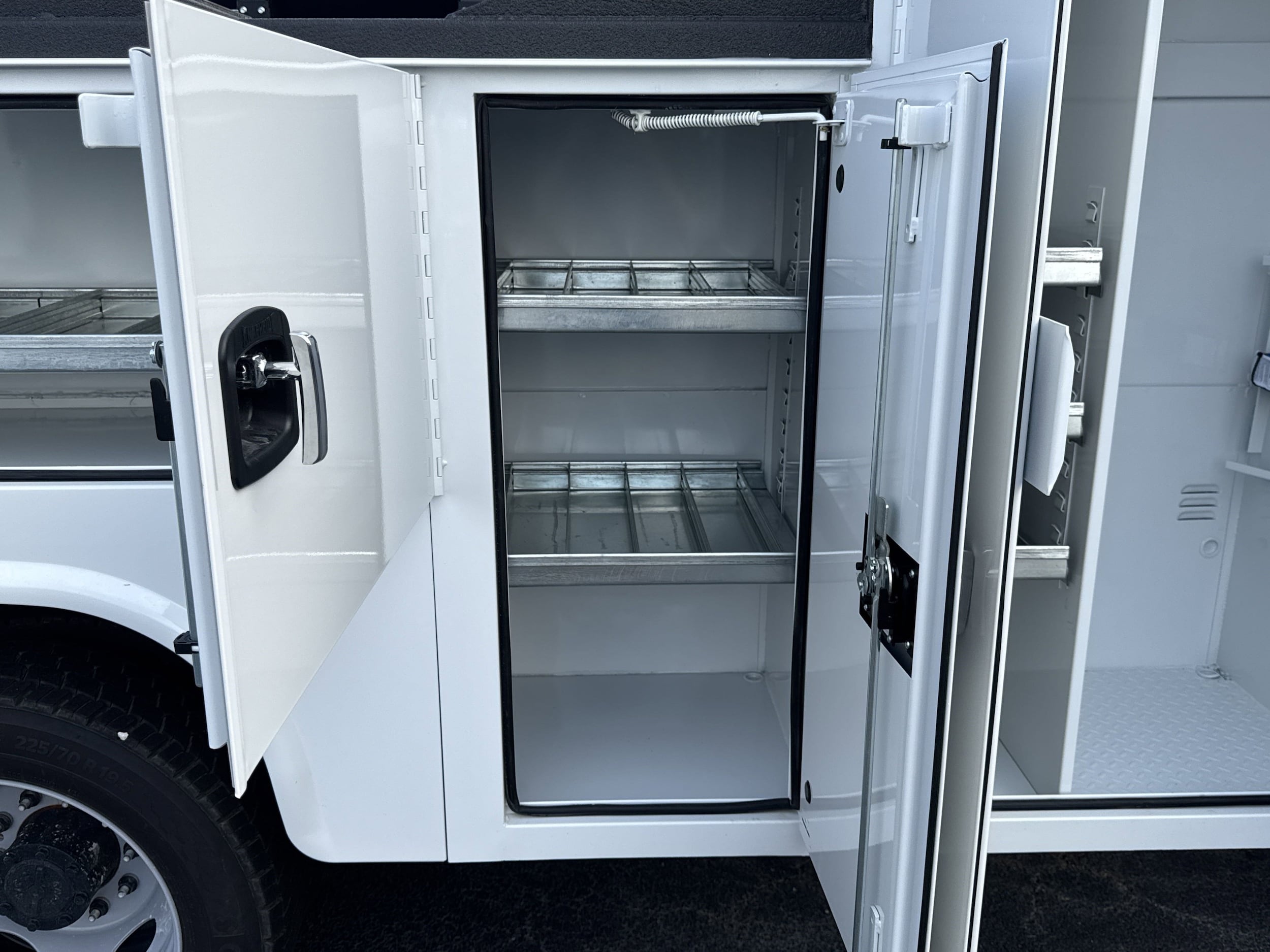2025 Ford F-450 Super Duty Chassis Cab XL - Photo 20