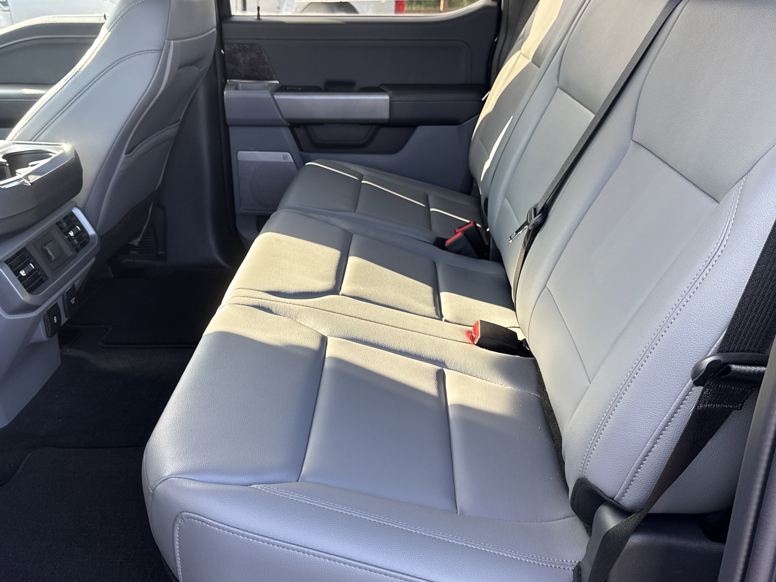 2025 Ford F-150 Lightning Flash - Photo 24