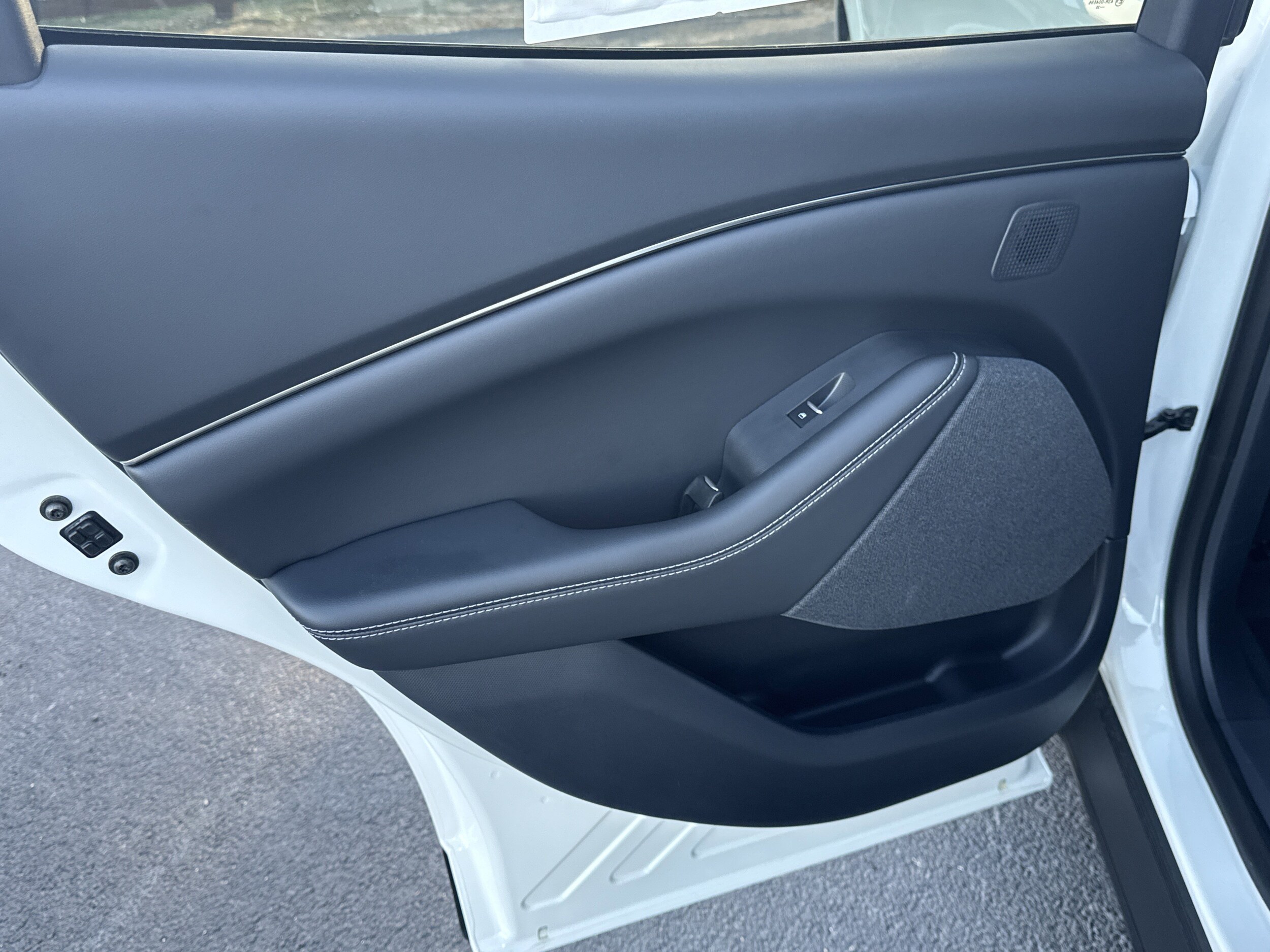 2025 Ford Mustang Mach-E Premium - Photo 23
